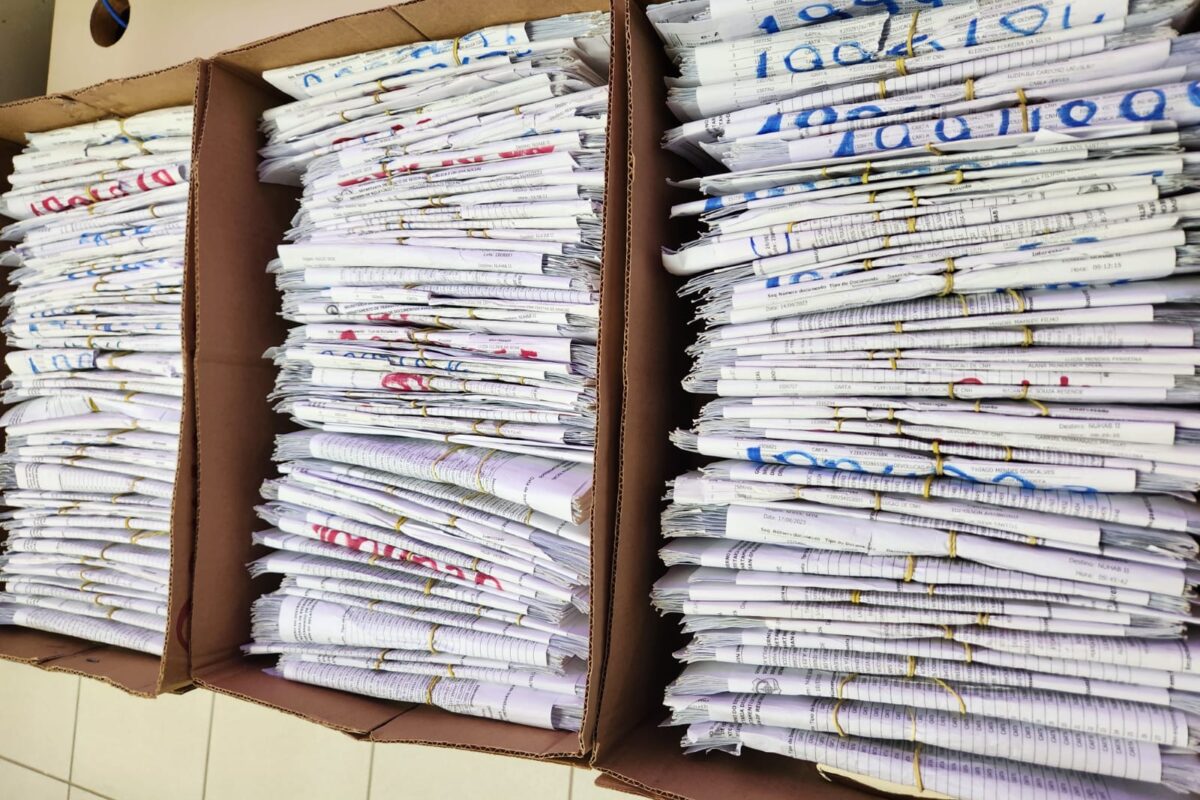 CNHs devolvidas pelos Correios aguardam retirada nos postos do Detran-DF