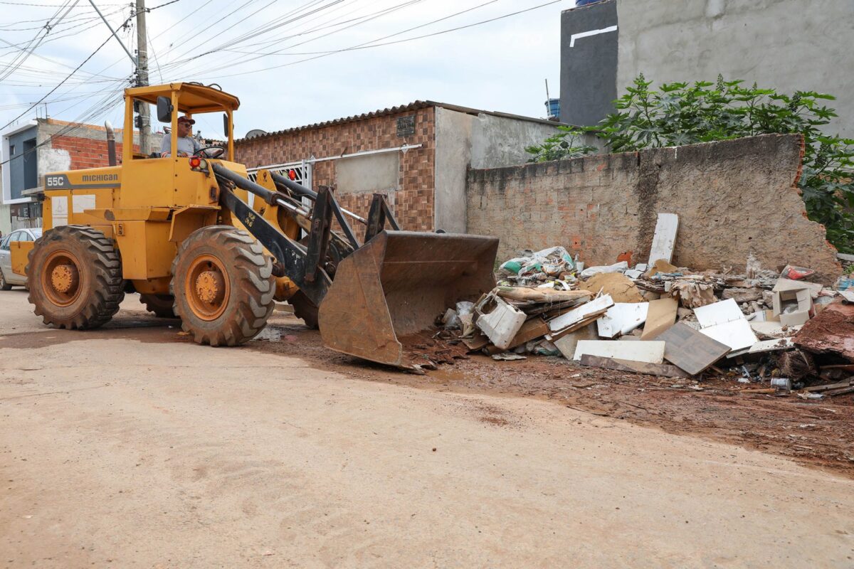 GDF remove mais de 500 toneladas de lixo no Itapoã em mutirão de limpeza
