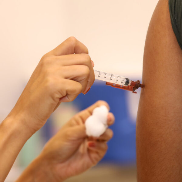 Influenza: vacinação contra gripe começa no DF