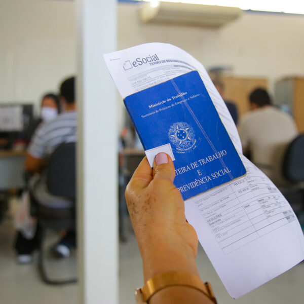 Agências do trabalhador têm 808 vagas abertas nesta…