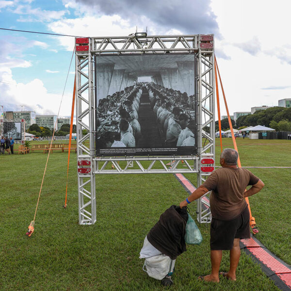 Exposições na Esplanada levam público a um mergulho…