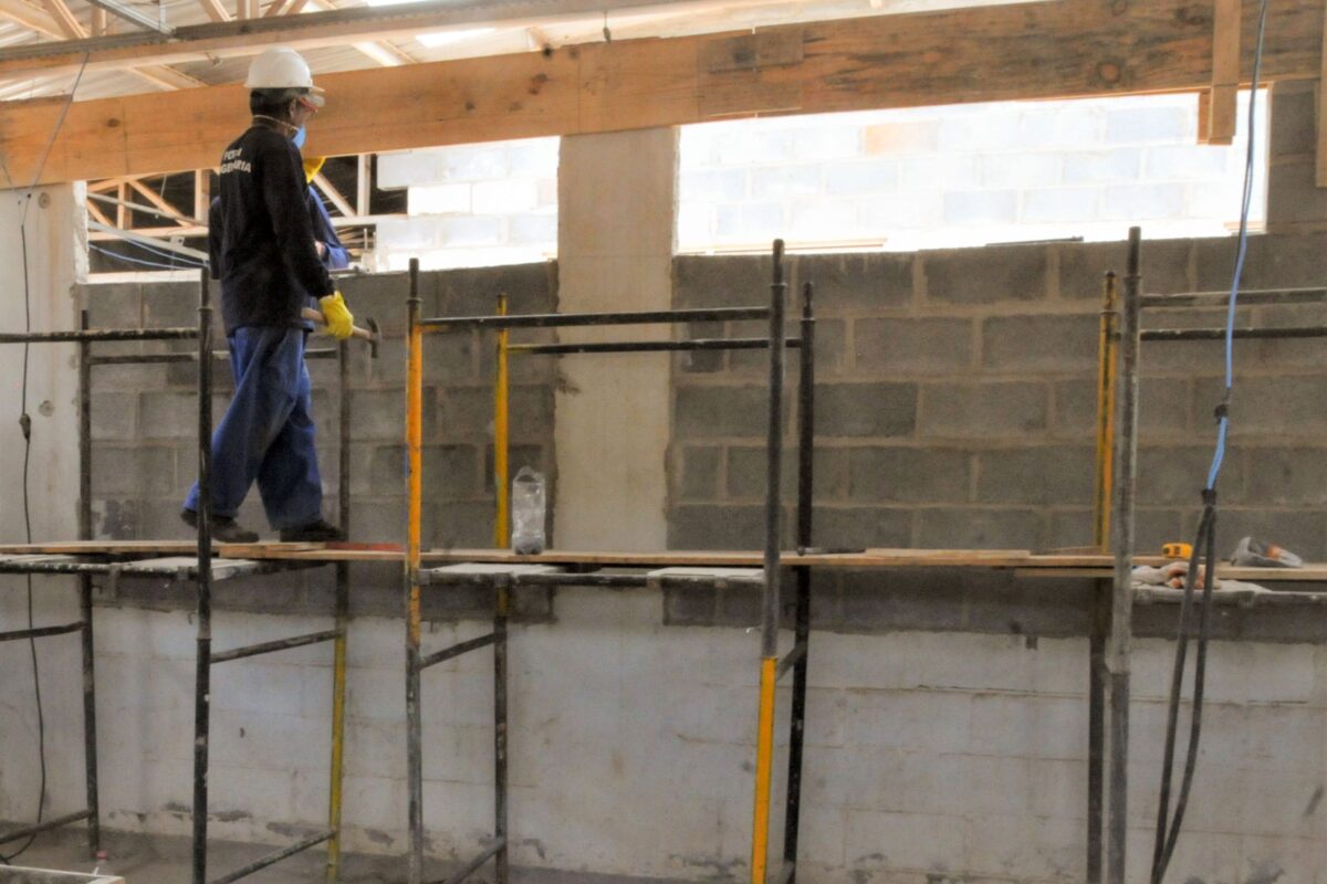 Agências do trabalhador oferecem mais de 900 vagas de emprego nesta segunda (14)