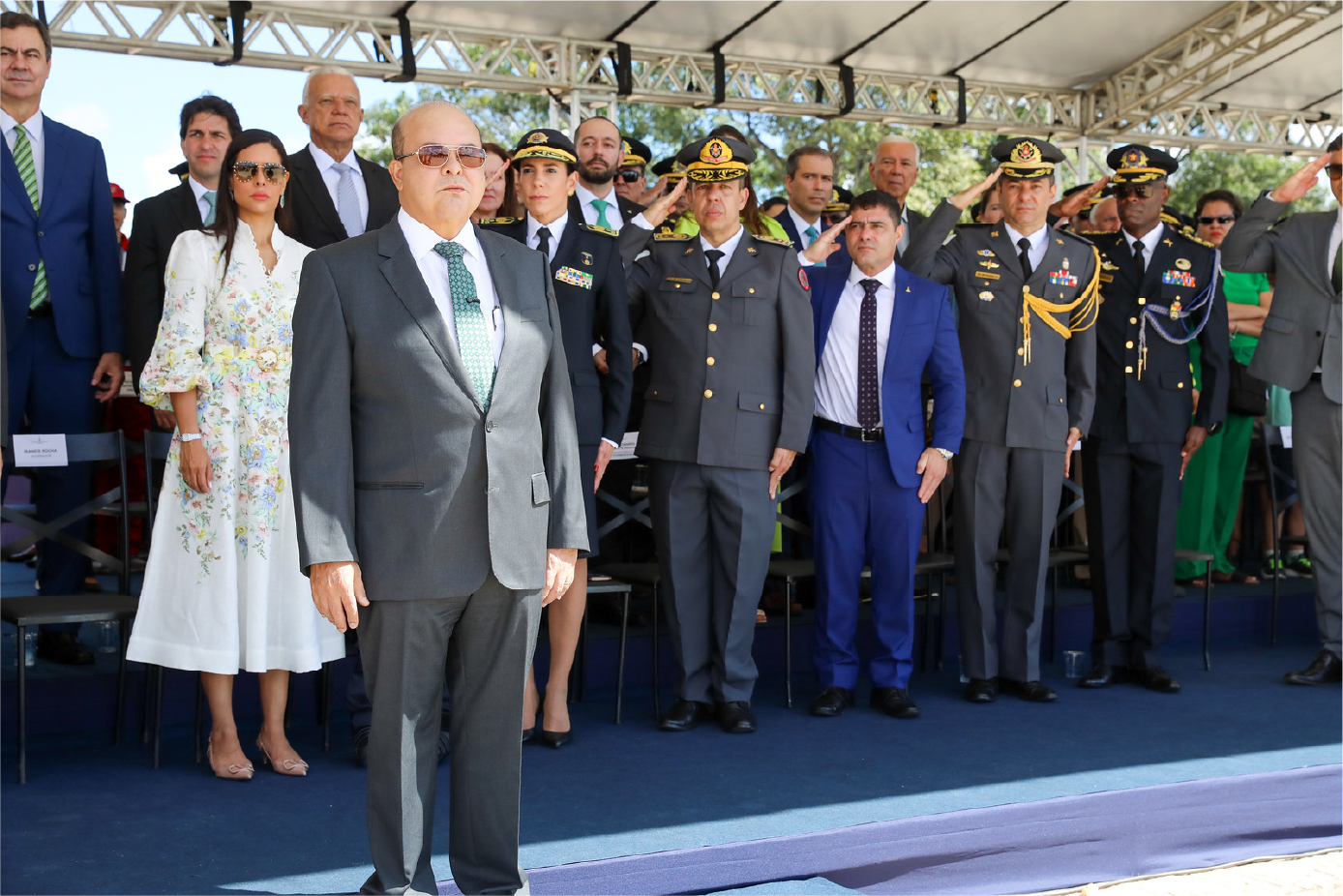 Troca da Bandeira atrai brasilienses e turistas em celebração aos 65 anos de Brasília