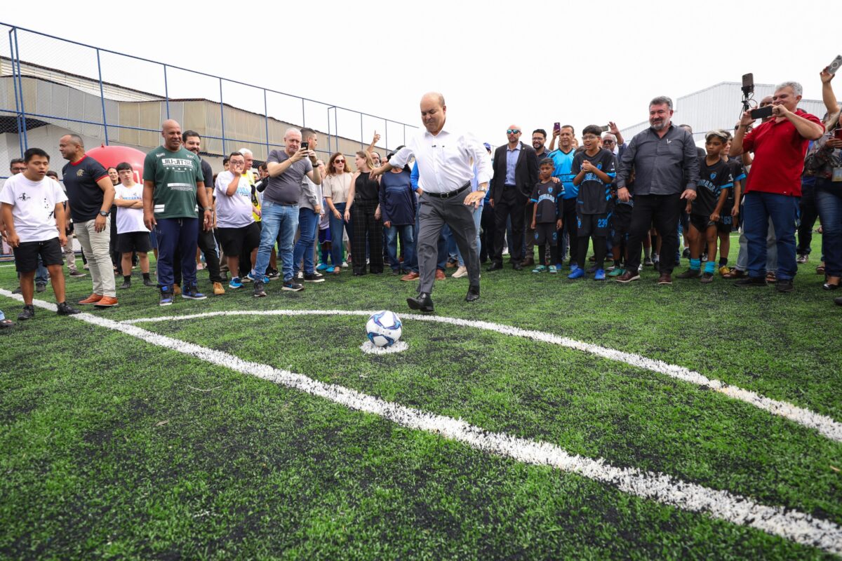 Cruzeiro ganha dois novos campos sintéticos, calçadas e reforma da via principal