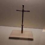 Cruz original da primeira missa no Brasil vem a Brasília no aniversário da capital