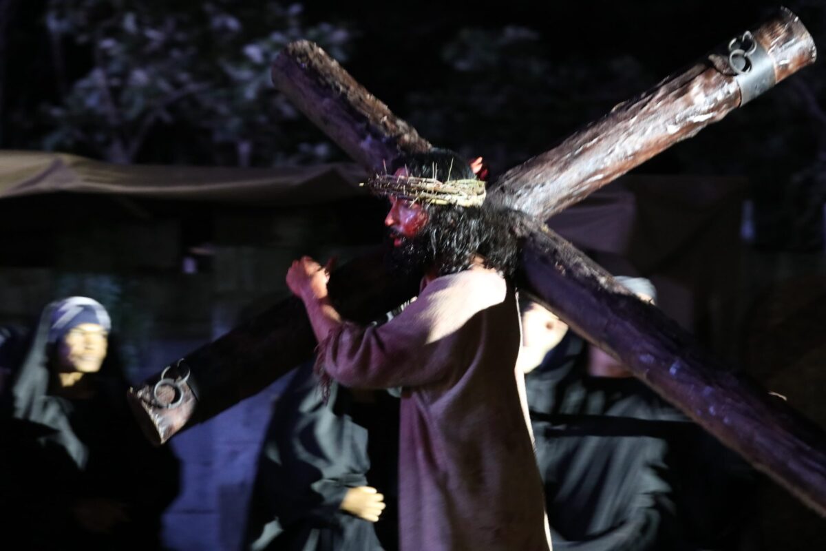 Via Sacra do Morro da Capelinha, em Planaltina, emociona milhares de fiéis
