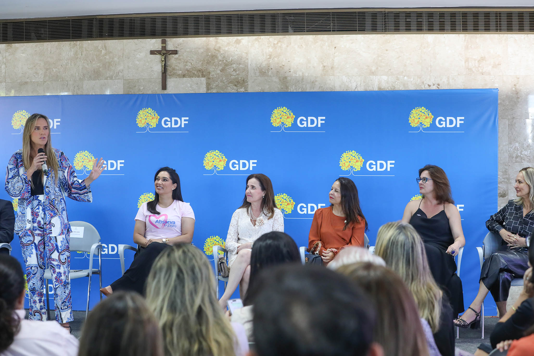 GDF lança campanha de arrecadação e distribuição de absorventes em locais públicos