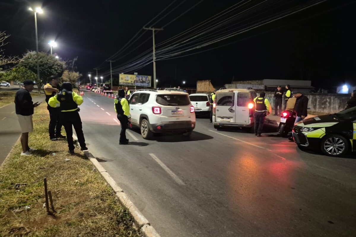 Fiscalização autua 53 condutores alcoolizados no DF