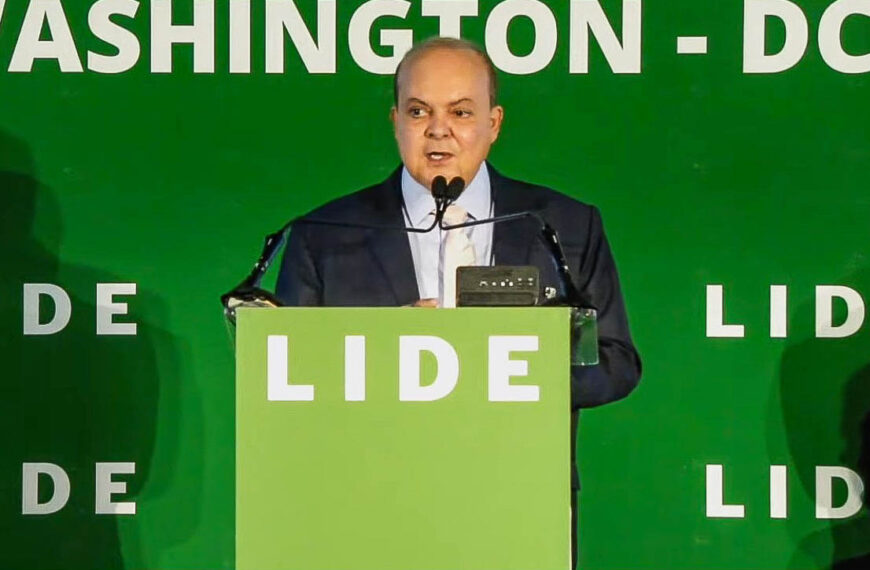 Governador Ibaneis Rocha destaca avanços do DF em saneamento e infraestrutura durante evento em Washington