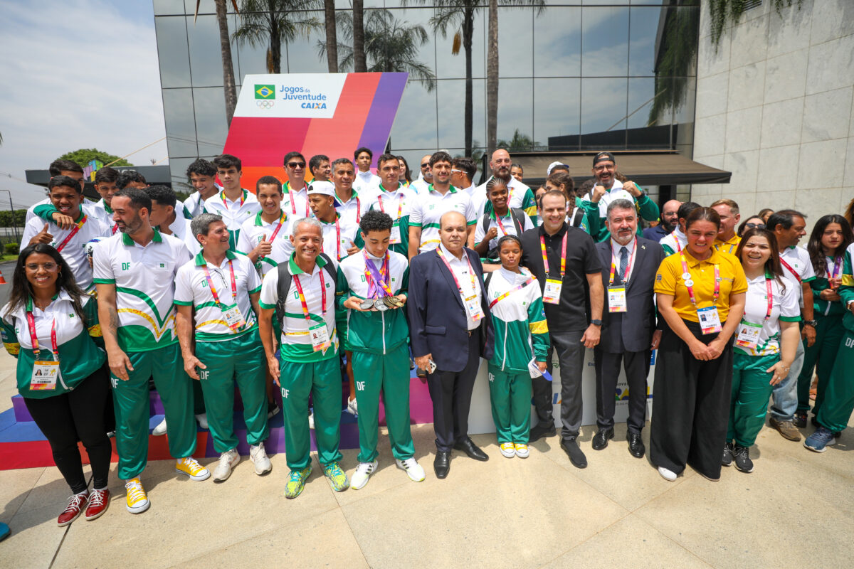 Governador enaltece infraestrutura de Brasília e incentiva prática esportiva em visita à arena dos Jogos da Juventude
