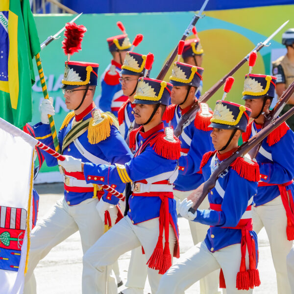 Festa do Morango, Expoabra e desfile de 7…