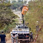 Morro da Cruz, em São Sebastião, recebe mais de mil novos pontos de iluminação pública