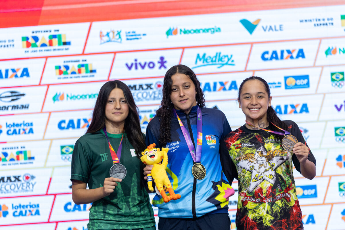 2025.09.16 - Brasilia/DF - Jogos da Juventude CAIXA Brasilia 2025 - Local: CICB - Cerimonia de Premiação do Aguas Abertas 5k Feminino - Ouro Milena Ferreira (MA) , Prata: Maria Eduarda nobrega (DF), Bronze: Morghana Oliveira(SC) - Foto: Wagner Araújo / COB - IG: @wags.photo / @timebrasil