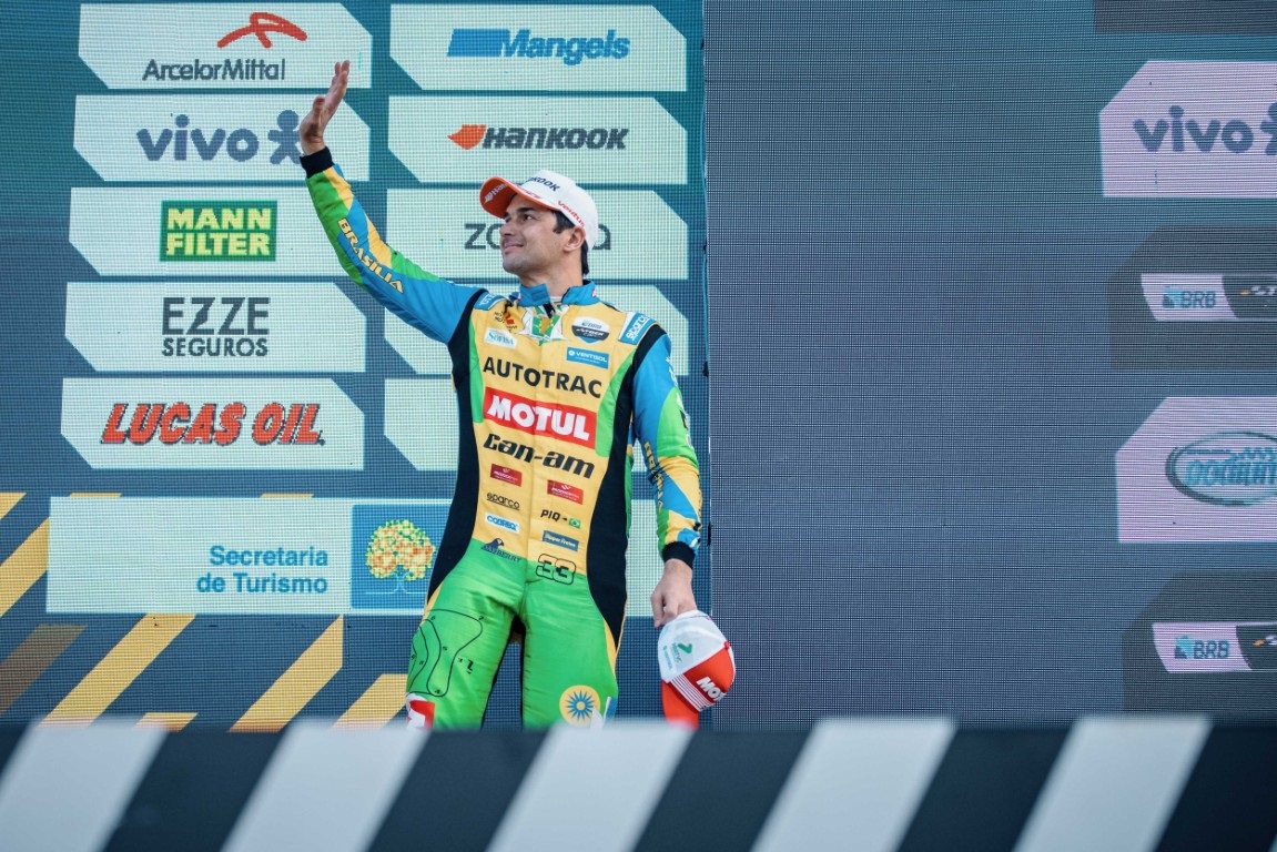 Tricampeão mundial Nelson Piquet puxará grid com filho na pole position