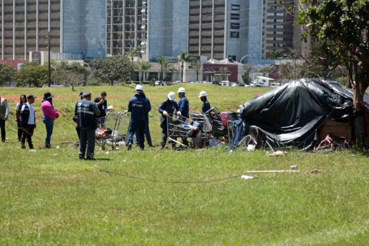 Ação de acolhimento à população em situação de rua ocorre no Plano Piloto nesta quarta-feira (24)