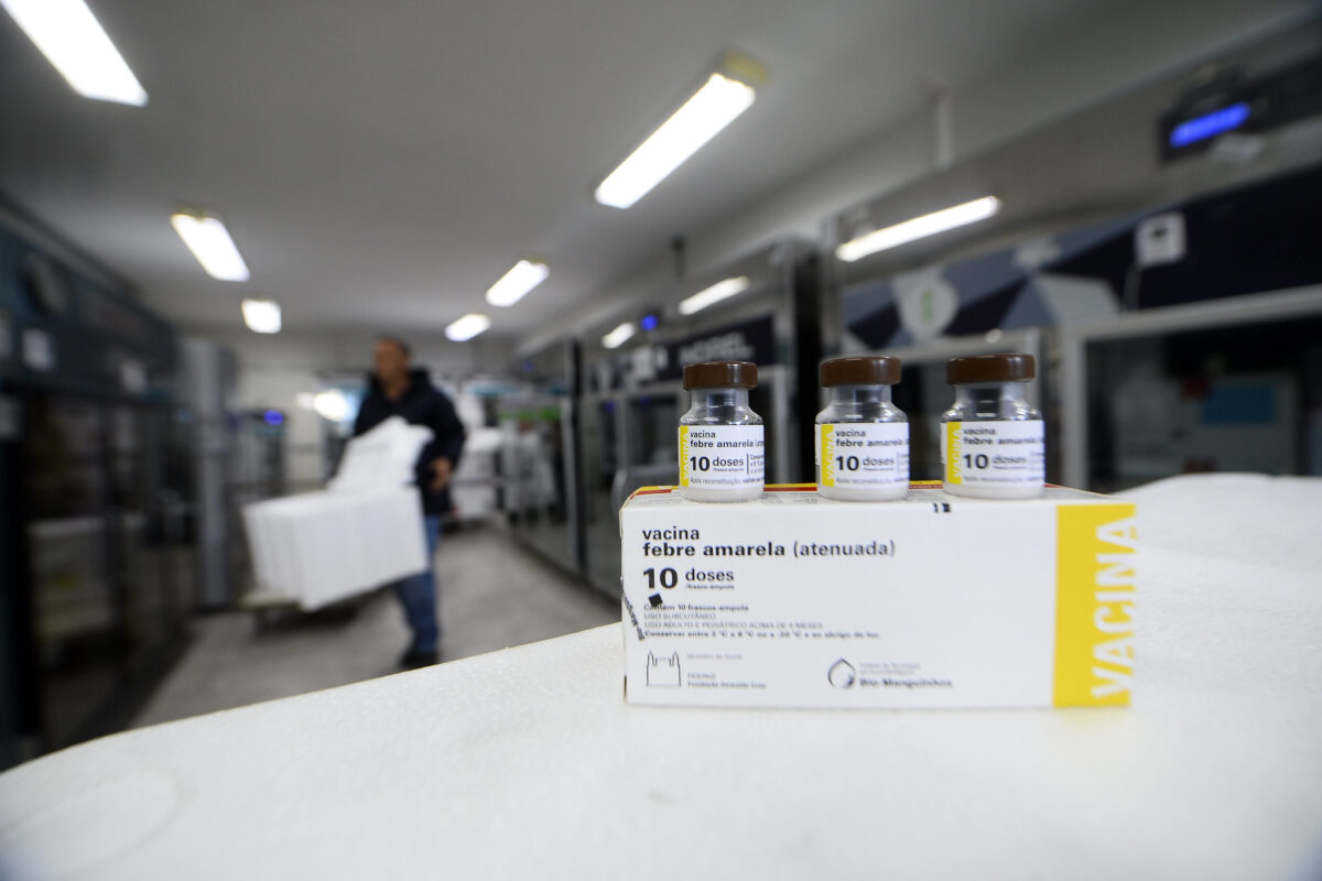 DF recebe 50 mil doses de vacinas contra a febre amarela