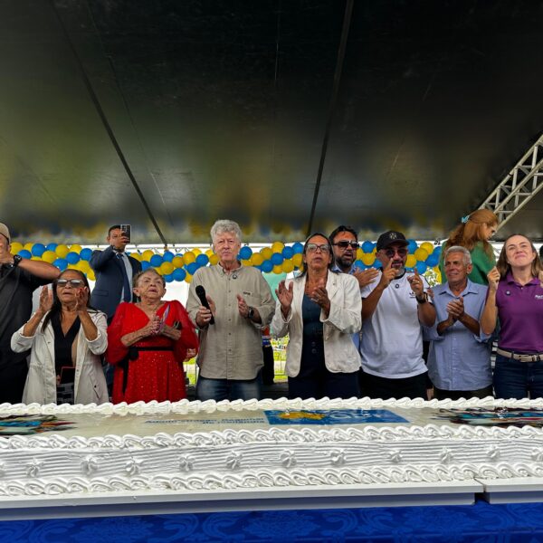 Ceilândia celebra 55 anos com corte de bolo&hellip;