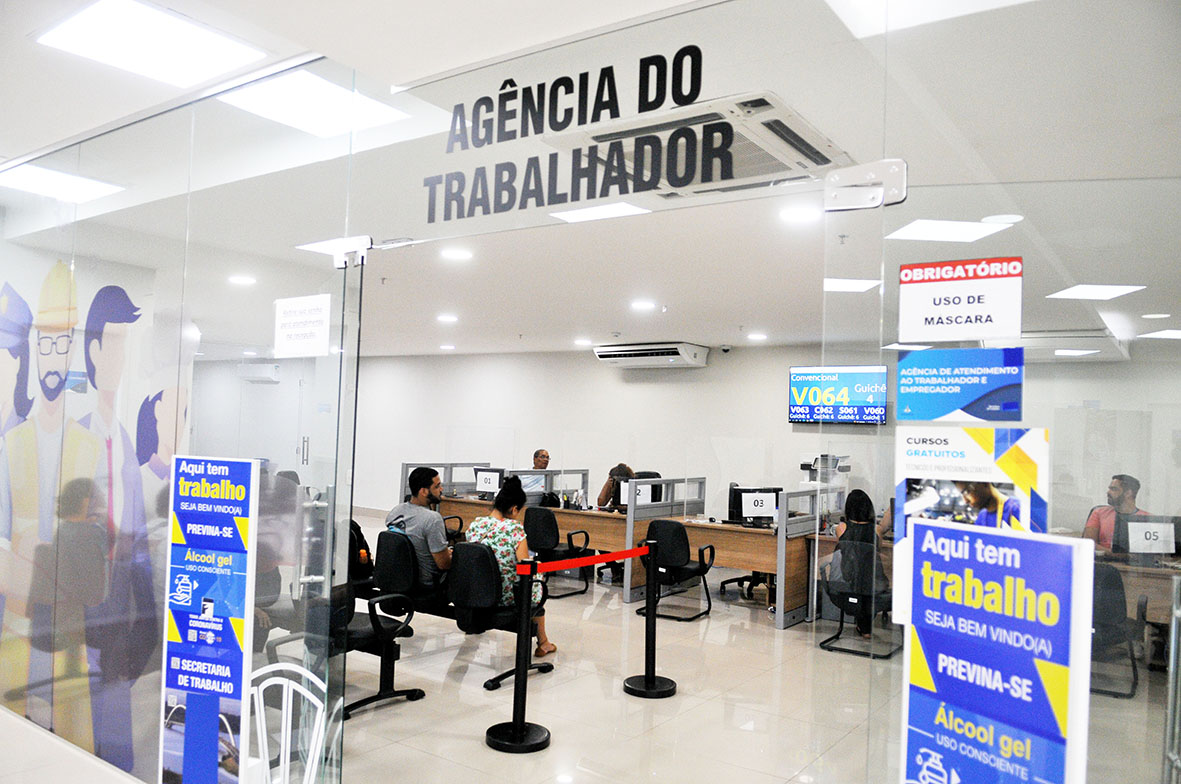 Agências do trabalhador oferecem mais de 2 mil vagas nesta terça-feira (8)